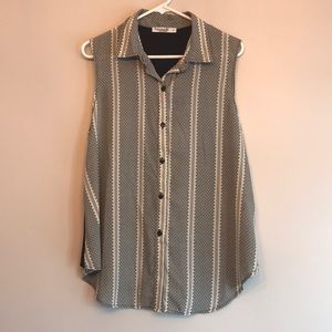 Maternity Sleeveless Blouse Size Medium